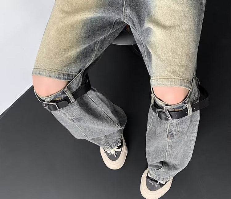 Prewashed Retro Jeans with Metal Detail